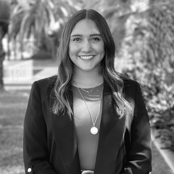 NLI22_Hero_Block_Deliasofia_Zacarias
